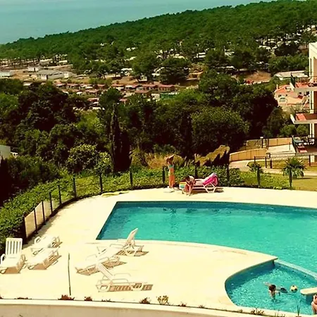 Lägenhet 2 Bedrooms With Sea View Shared Pool And Terrace At 1 Km Away From The Ericeira