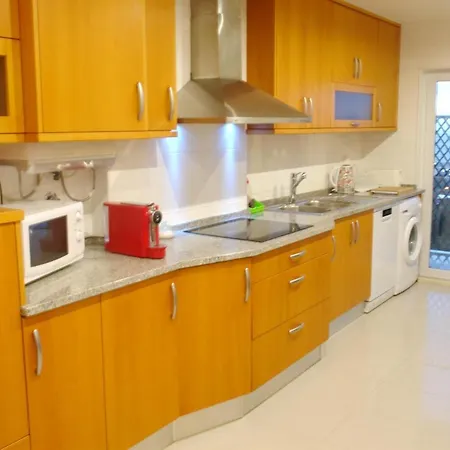 Lägenhet 2 Bedrooms With Sea View Shared Pool And Terrace At 1 Km Away From The Ericeira